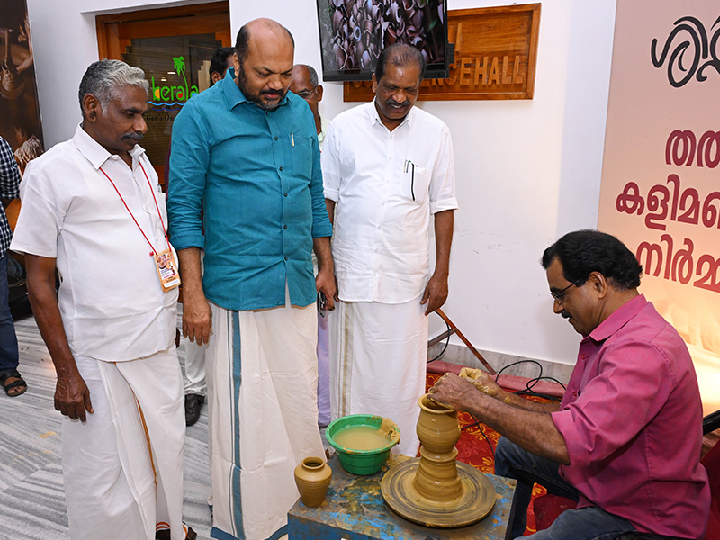 New technologies should be used, including in the field of pottery making.